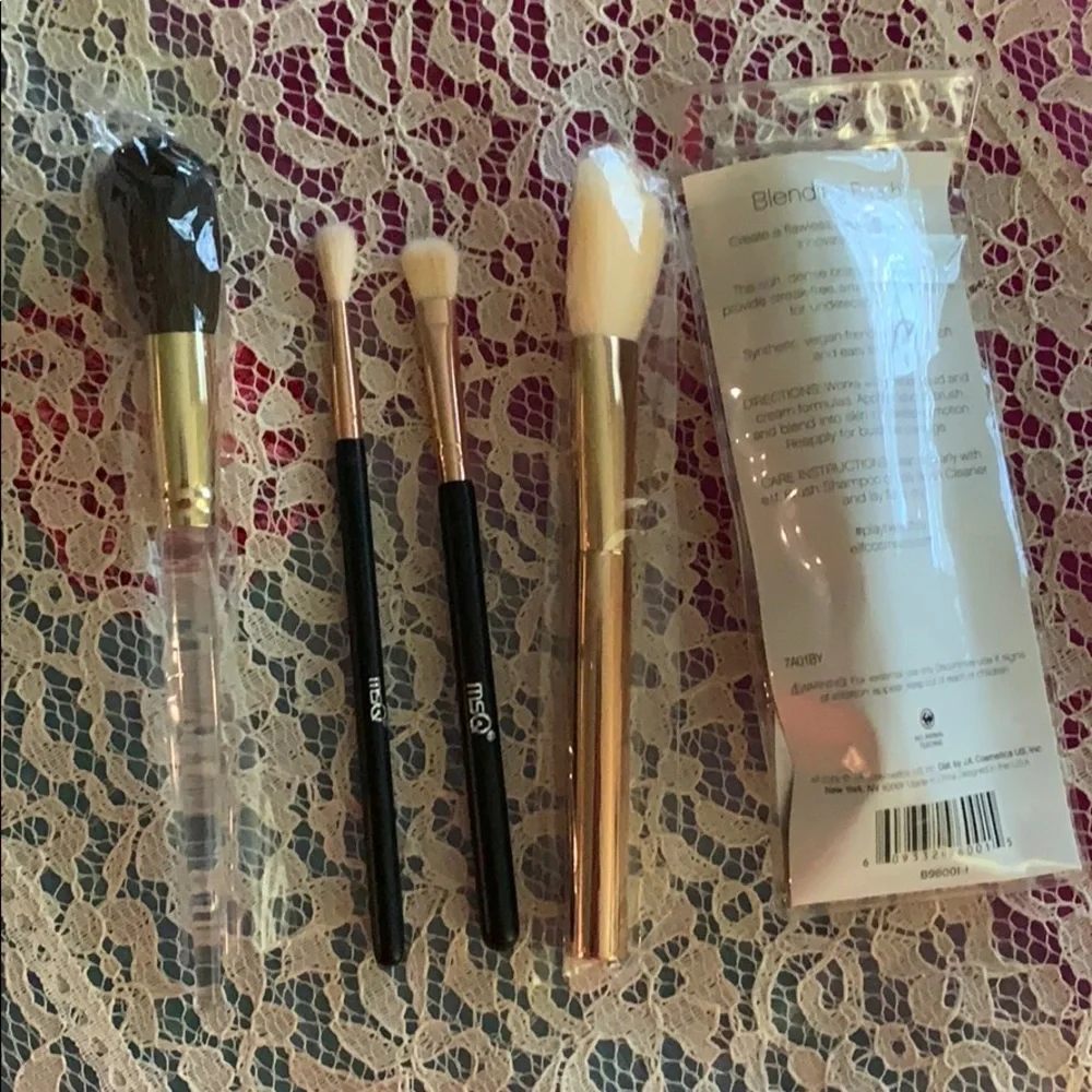 5 Makeup Brushes New Never Used